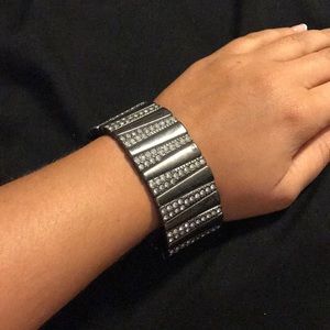 Silver stretchable bracelet